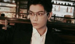 最新爆料顶流男星是谁,最新爆料，这位顶流男星究竟是谁？